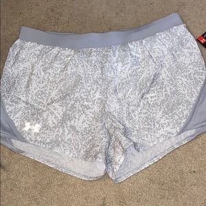 Under Armor loose fitting heat gear shorts